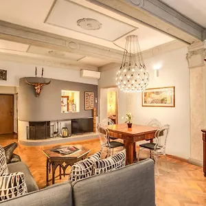Apartment Governo Vecchio, Rome