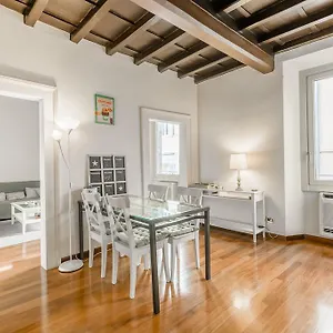 Apartment Navona Bernini, Rome